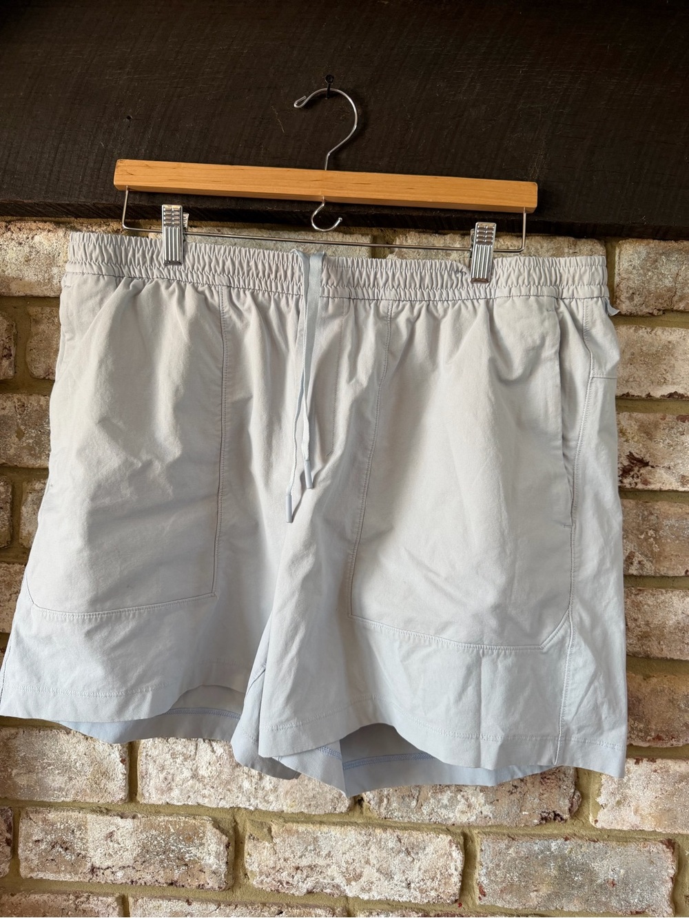 lululemon athletica | Light Gray Elastic Waist Heavy Cotton Shorts | XXL